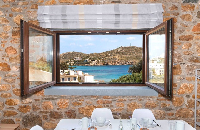 Syra Suites