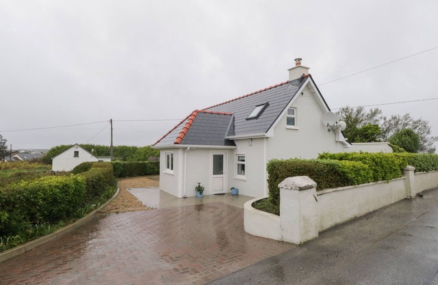 TÍ COILÍN MHAC, pet friendly in Lettermore, County Galway
