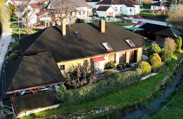 Třebeč House