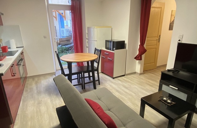 T1 Bis Tallard Quiet Street