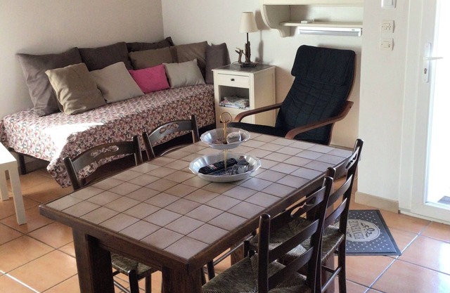 T2 Apartment in quiet area of Serignan of 50 m2 close to beaches
