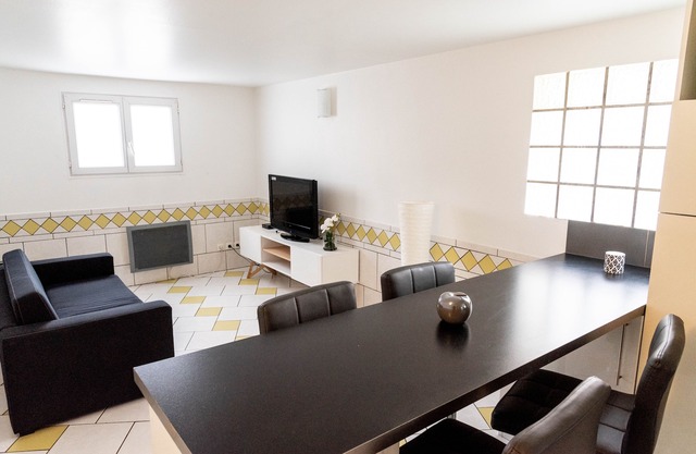 T2 Cozy near Paris, CDG Airport, Disney