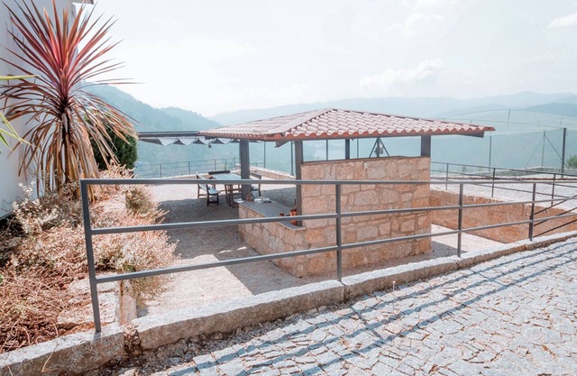 T2 - House Spring | 03