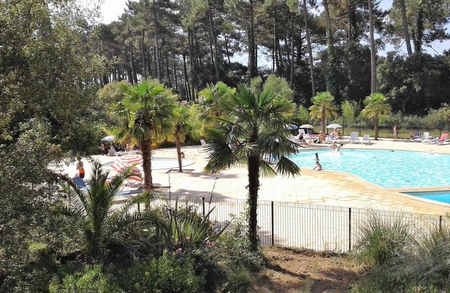 T2 "turquoise" ONDRES PLAGE with pool and tennis