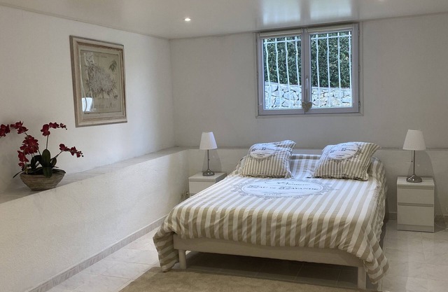 T2 with garden and private pool