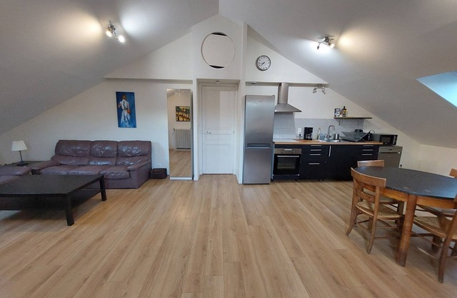 T3 90 m2 2 bedrooms 2 bathrooms Parking Clos