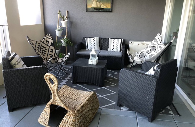T3 air-conditioned near beach facing pond, panoramic covered terrace