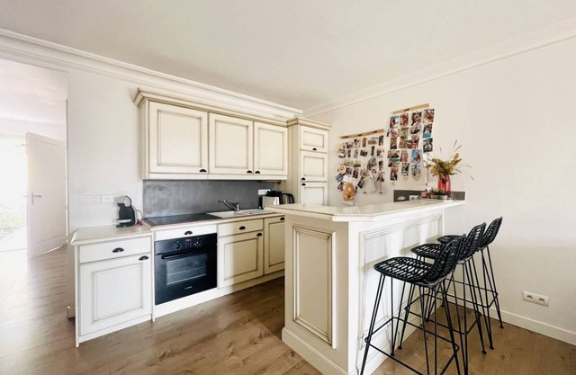 T3 apartment in the golf and domain of pont royal (13370)