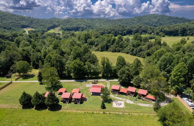 Tail of the Dragon Resort Cabins Mountain View #6