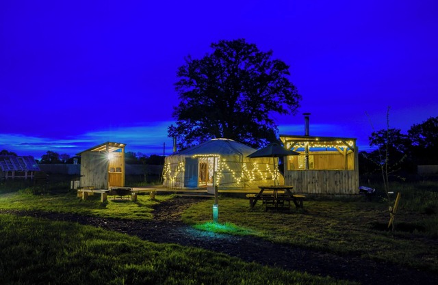 TAITTINGER Luxury Heated Yurt with Private Hot Tub