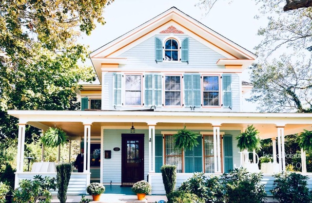 Take it easy at this unique and tranquil getaway where history meets luxury.