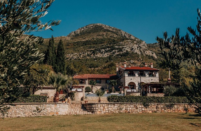 Talici Hill - Rustic Villas
