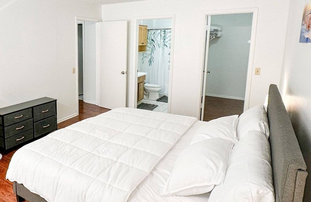 Tampa Condo · Luxury 2-BD Perfect for Students, Nurses, Tourists