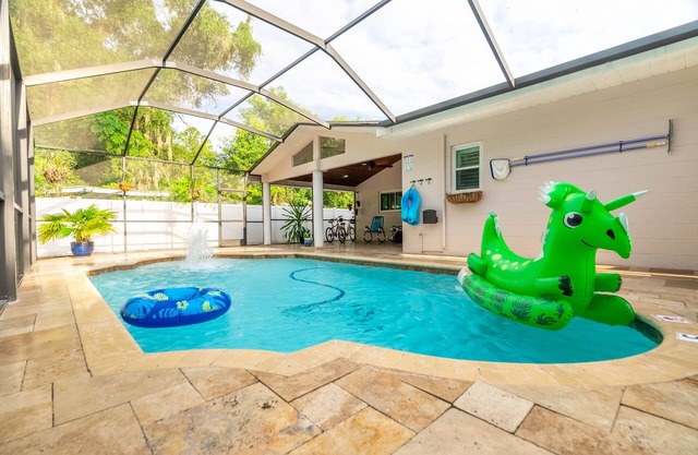 Tampa Oasis; 4BR; Heated Pool; Ace Location!