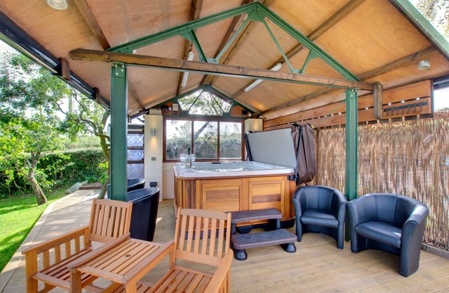 Tan y Garth - Four Bedroom House, Sleeps 8