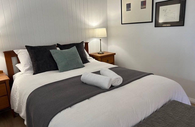 Tangara - A Stylish Newly Renovated Studio Apartment, close to the surf beach.