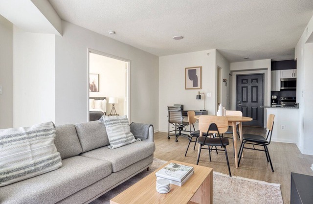 Tasteful Ballston 2BR w/W/D, Gym & Pool, near Metro, by Blueground