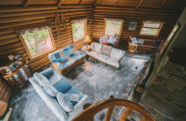 Tatla Lake Cariboo BC. Eco Lodge, Lake Access, Farm Stay. Monthly rentals.