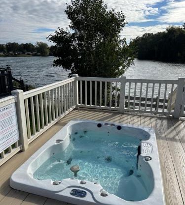 Tattershall Lakes Mini Breaks - Fishing Lake Two