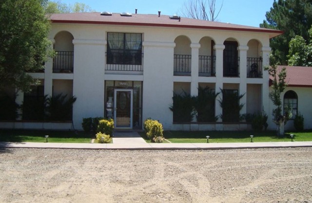 Tavares Inn