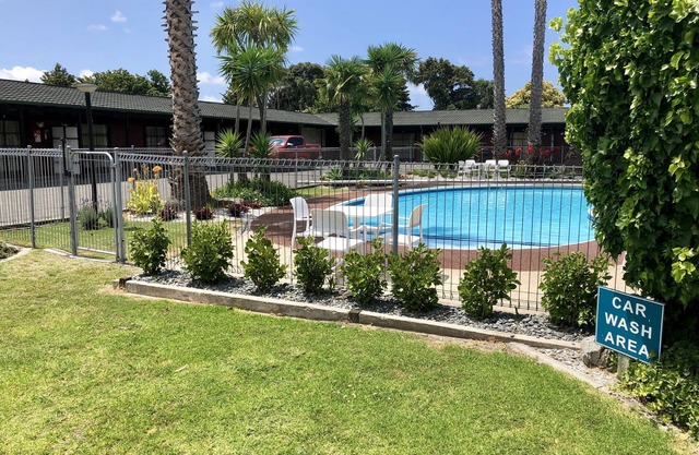 Teal Motor Lodge