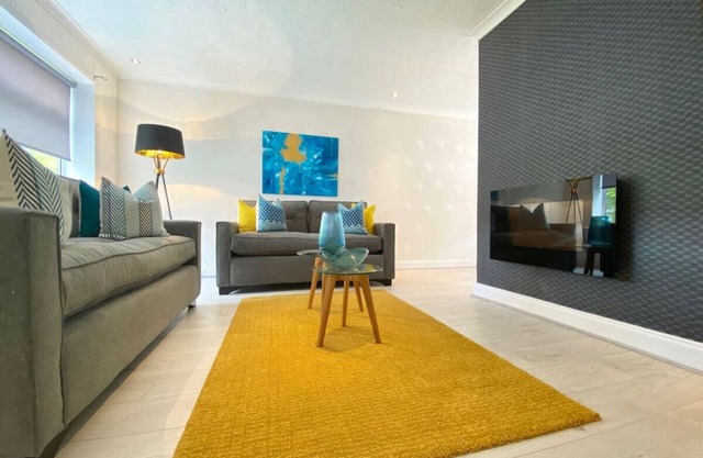 Telford House - spacious semi-detached 3 bed house
