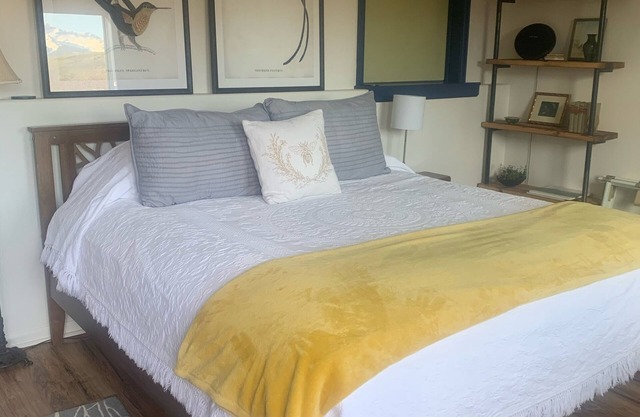 TELLURIDE! QUIET, SERENE, ROMANTIC w BREATHTAKING VIEWS! 12 min TO TOWN