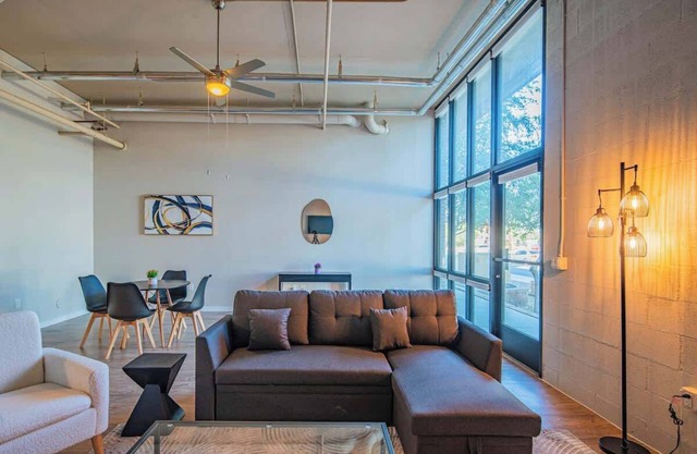 Tempe Close To ASU | Pool, Gym, W/D & Parking