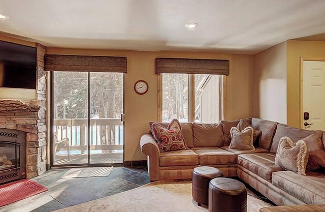 Ten Mile Haus 2 Bedroom Condo #C6 by RedAwning