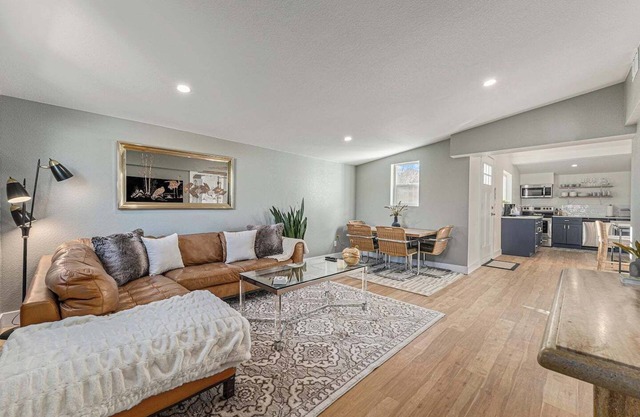 Tennyson Boho Stay Fenced Yard Pet-Friendly