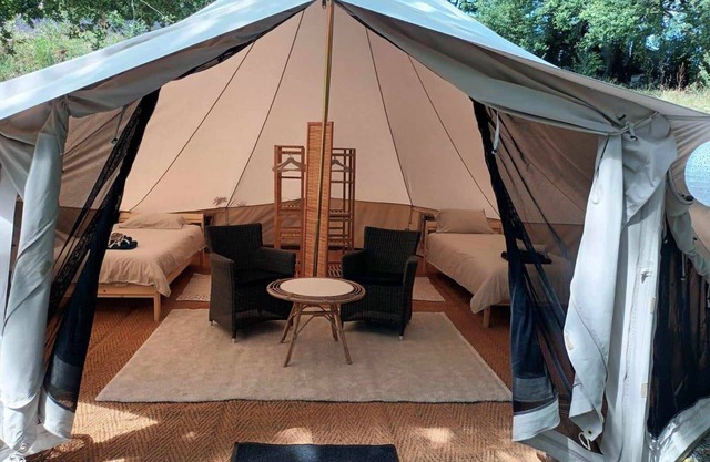 Tente Glamping Dans le Calme, Avec Piscine, Salle de Bain et Cuisine