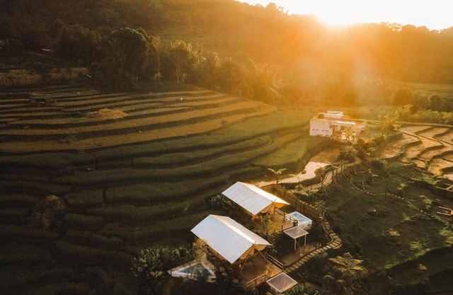 Teras bumi Glamping – Nature, Comfort & Culture