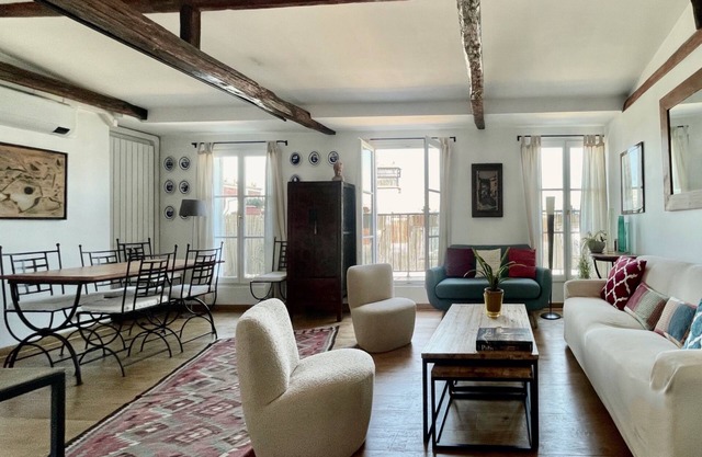 Terrasse du Prince, top location 2 BR/BTH, A/C lift parking terrace, close M&RER