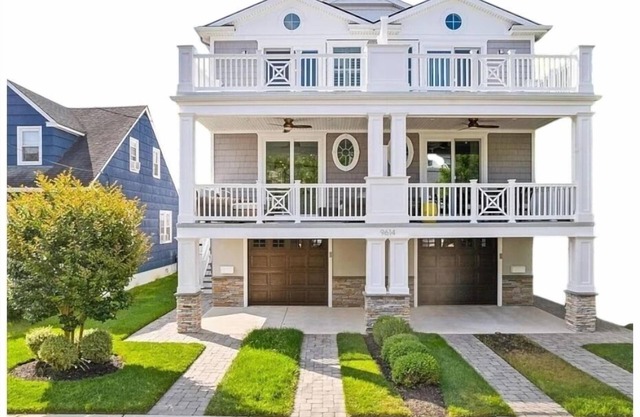 Terrific 4-bedroom house in Margate City with pool