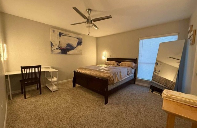 Terrific apartment with AC in lively Houston and heart of Chinatown