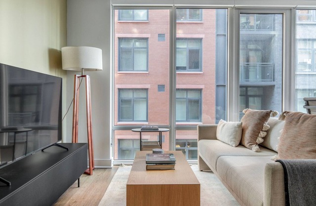 Terrific Mount Vernon Studio w/Gym & Courtyard, nr Metro, by Blueground