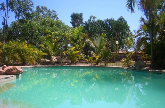 Territory Manor Motel & Caravan Park