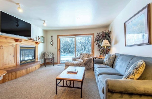 Teton Creek 3-BR Retreat – Ski, Parks & Serenity