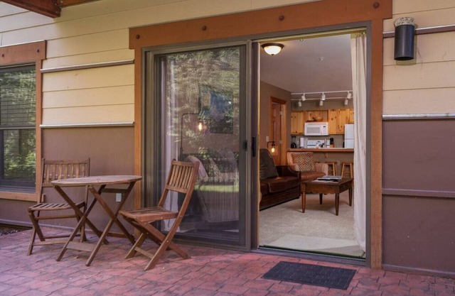 Teton Sunrise Condo: Close to Grand Targhee, Bike Trails & Driggs