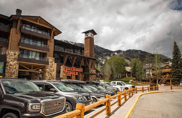 Teton Village Minutes 2 Snow Village Condo w Jackson Hole Property Management