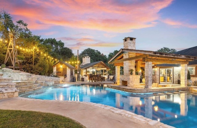 Texas Pool House Escape - Events, Pond, Hot Tub