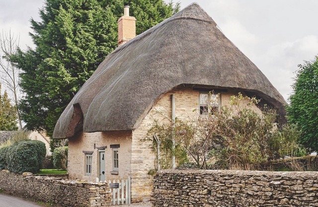 Thatch Cottage - Luxury Cottages
