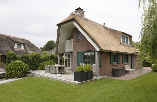 Thatched Villa nr Giethoorn