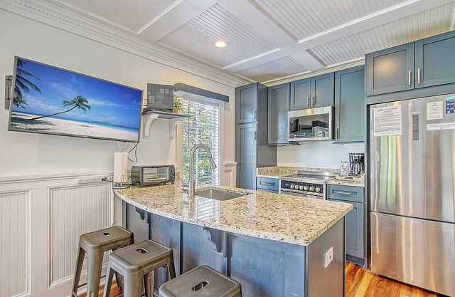 The 19th Hole - Fairway Views! Studio Apartment!