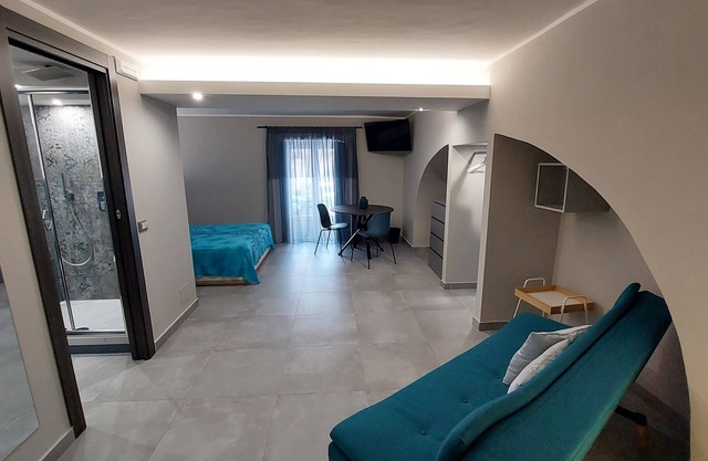 The 3 Principi Garibaldi Suites & Apartment in the center, a few steps from the Duomo