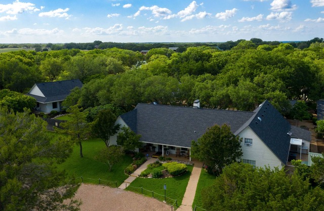 The 5 bedroom Gathering House with pool just 15 minutes outside of Waco, TX.