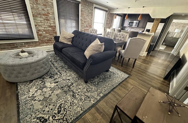 The Acadian 2B/2B Historic FQ Apt. - 60 Day Min. Rental