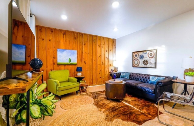 The Ace, Discounted rate for LSU game day!
