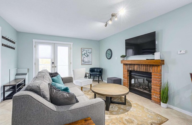 The Alpine - Central Collingwood Condo