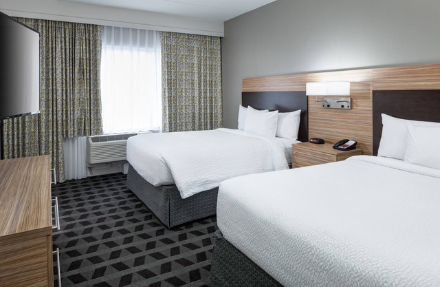 The Apalone's Retreat I - 2 Queen Beds + Parking